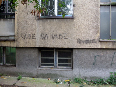 Sarajevo - uvredljivi grafiti.jpg